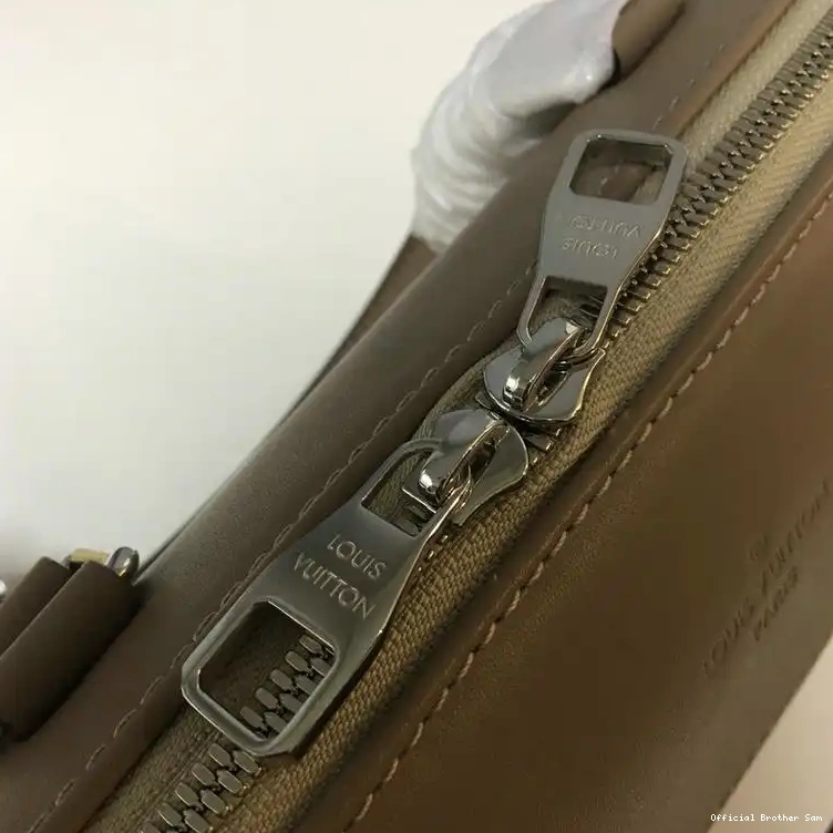 Official Brother Sam 19T1L0278 Bags LV 0819